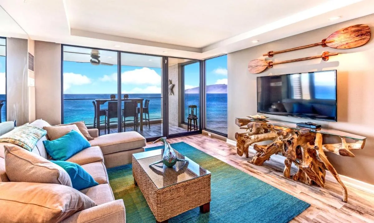 Image 4 of KBM Resorts: Mahana MAH-1211 Penthouse Ocean Front Watch Sunsets Includes Rental Car