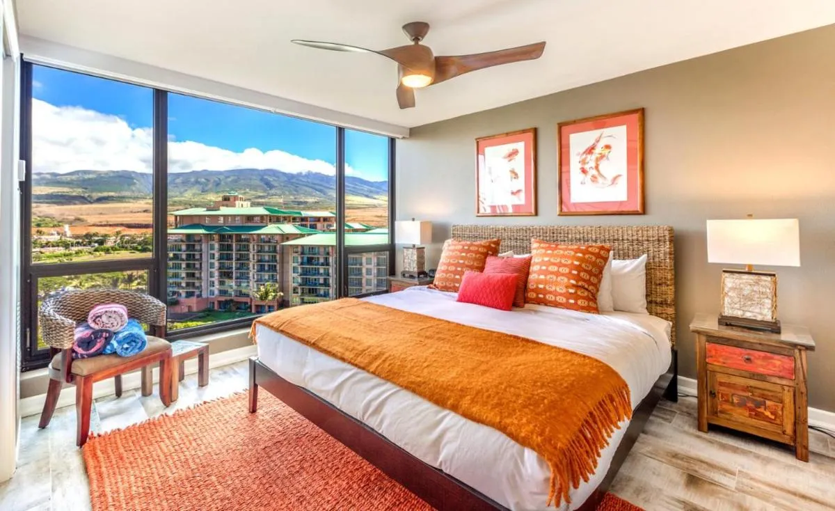 Image 1 of KBM Resorts: Mahana MAH-1211 Penthouse Ocean Front Watch Sunsets Includes Rental Car