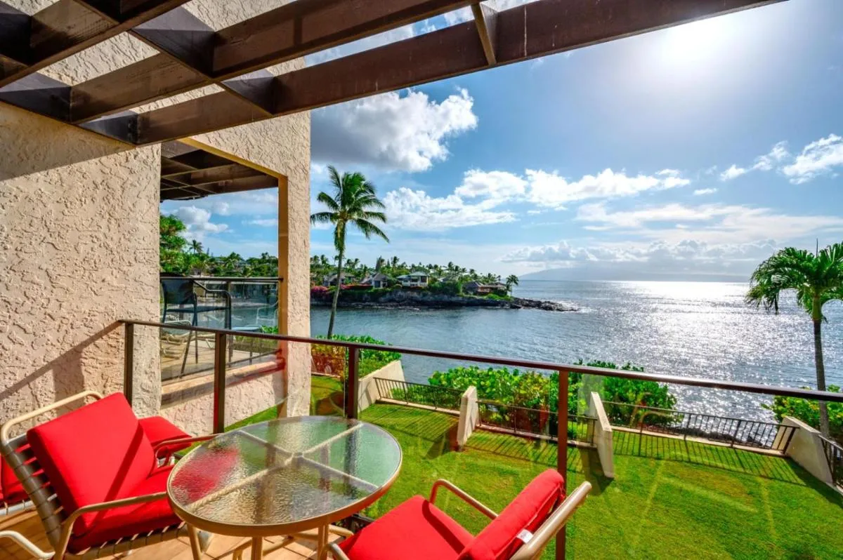 Image 5 of KBM Resorts: Napili Point NAP-C18 Ocean Front Spacious Villa Includes Rental Car