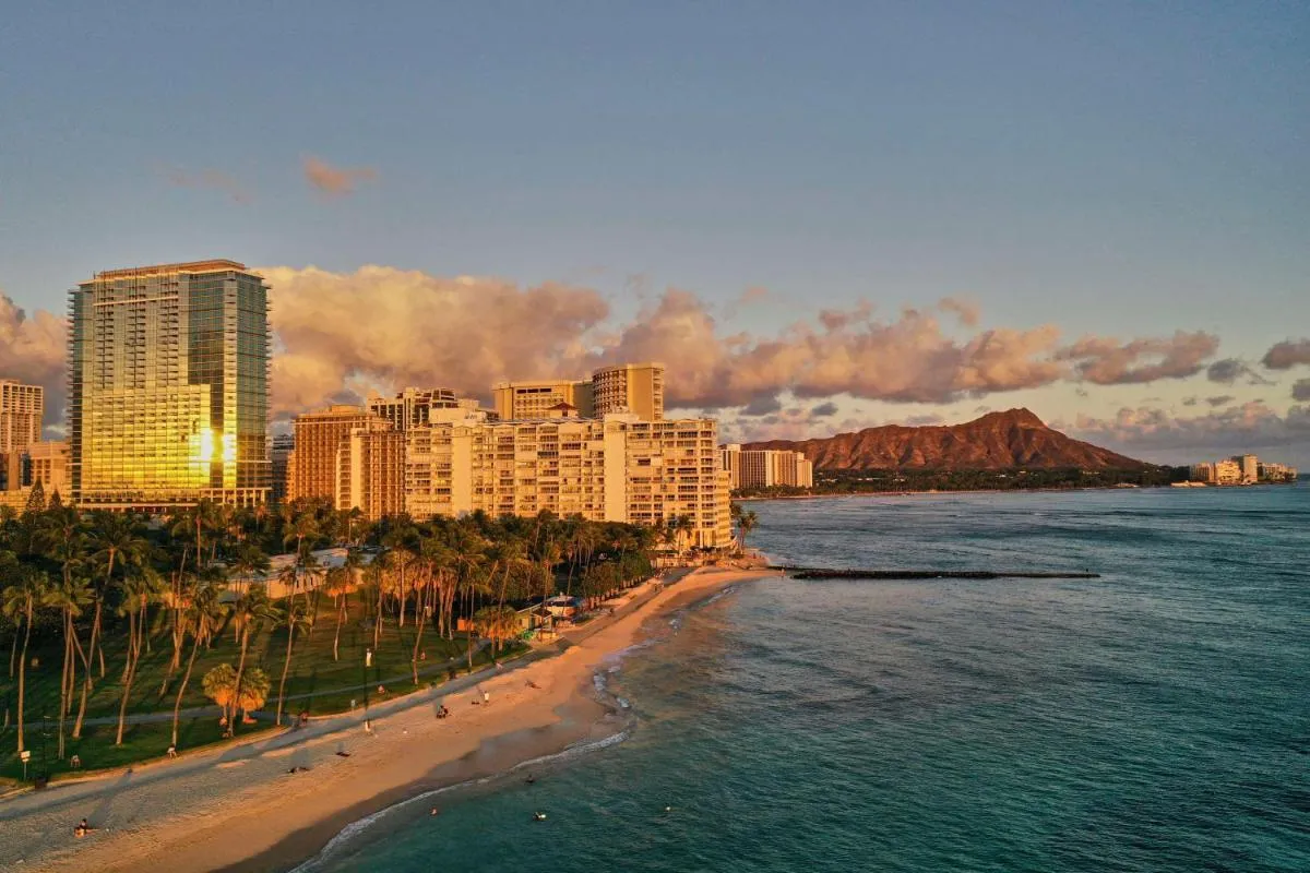Image 3 of Ka Laʻi Waikiki Beach, LXR Hotels & Resorts