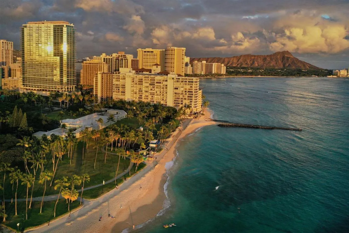 Image 6 of Ka Laʻi Waikiki Beach, LXR Hotels & Resorts