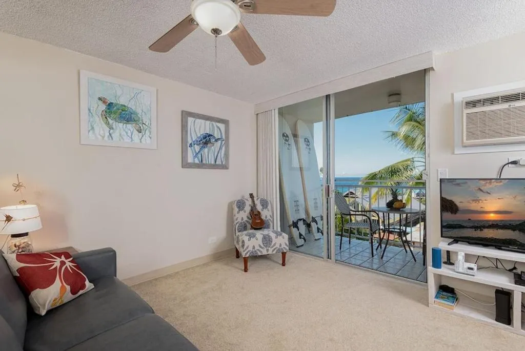 Image 4 of Kailua Village 5th floor – View of Kailua Bay KV506