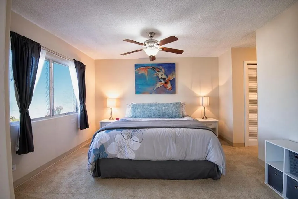 Image 1 of Kailua Village 5th floor – View of Kailua Bay KV506
