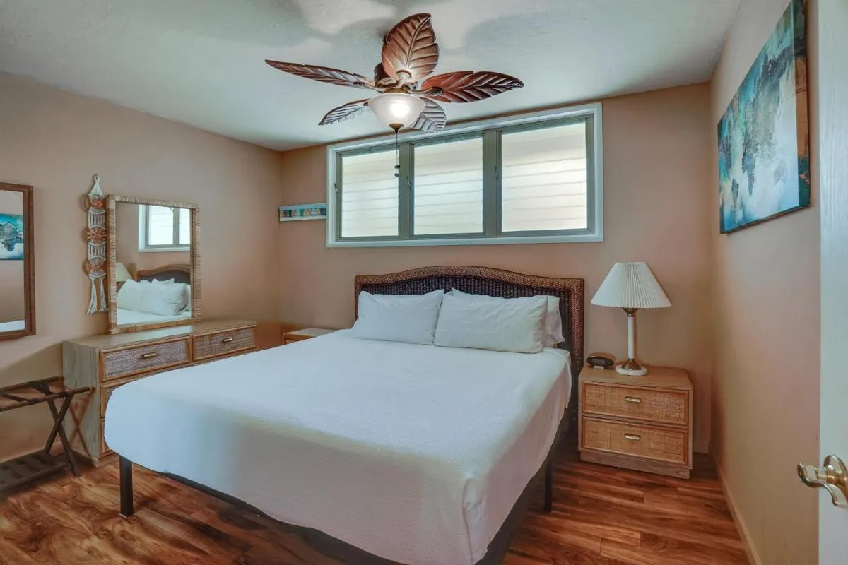 Image 1 of Kaunakakai Condo with Private Lanai and Ocean Views!