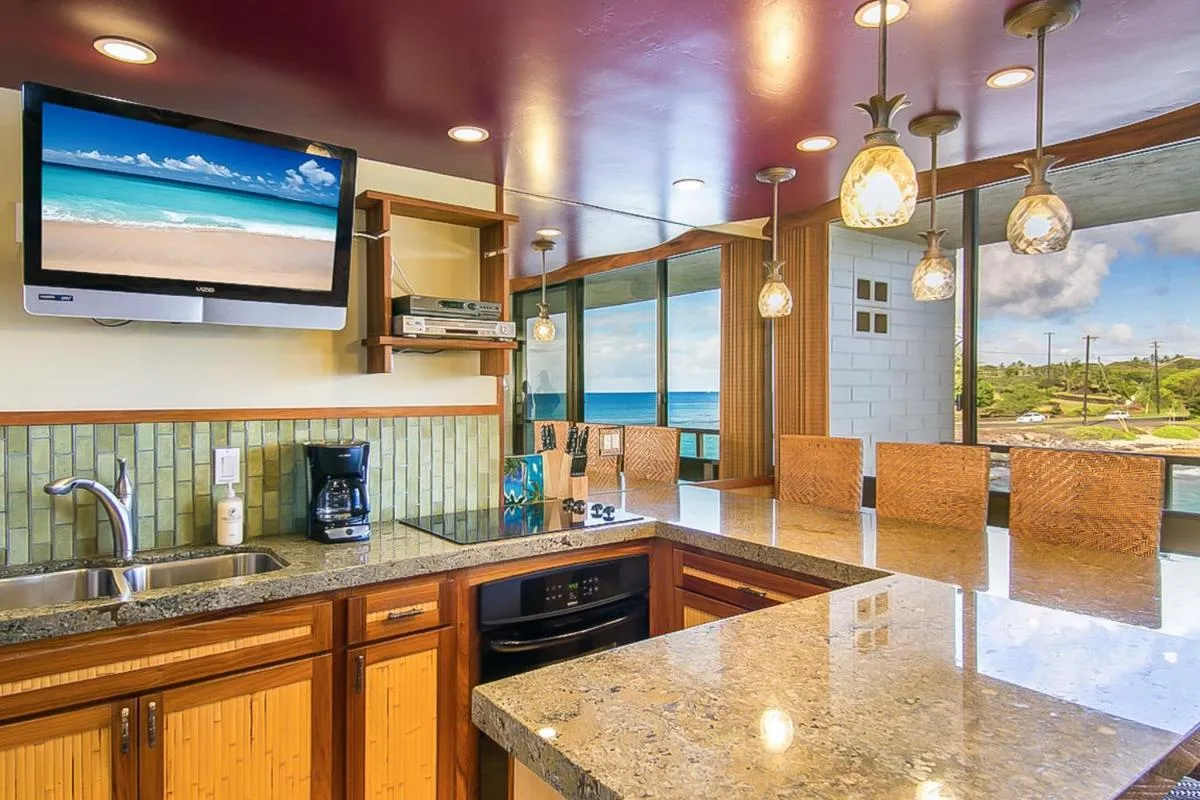 Image 3 of Kuhio Shores 207