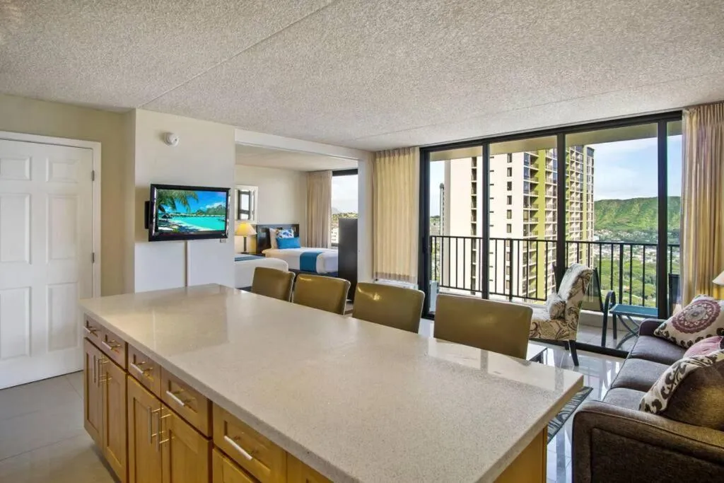 Image 5 of Lë’ahi Diamond Head Suite 1 Bedroom 1 Free Parking
