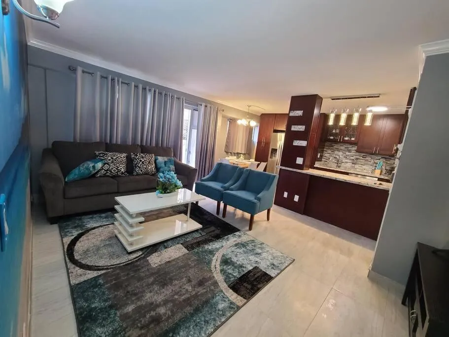 Image of Lovely Condo 2 Bedrooms, 2 bathrooms, free 1 Parking at Waikiki Beach