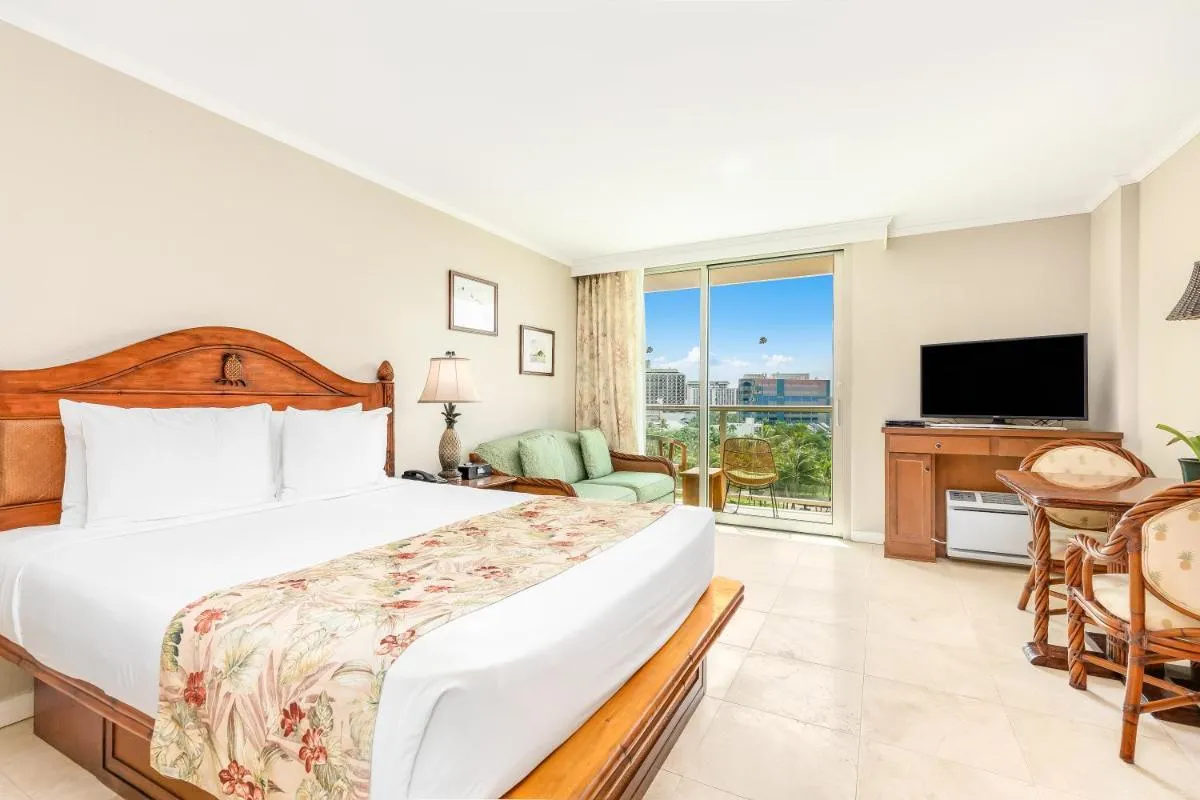 Image 3 of Luana Waikiki Hotel & Suites