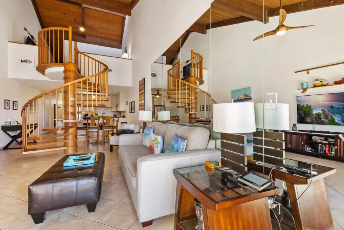 Image 4 of Luxury Aloha Spirit Oceanview Penthouse Sleeps 7
