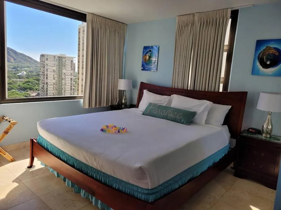 Image of Maile Suite @Waikiki Banyan