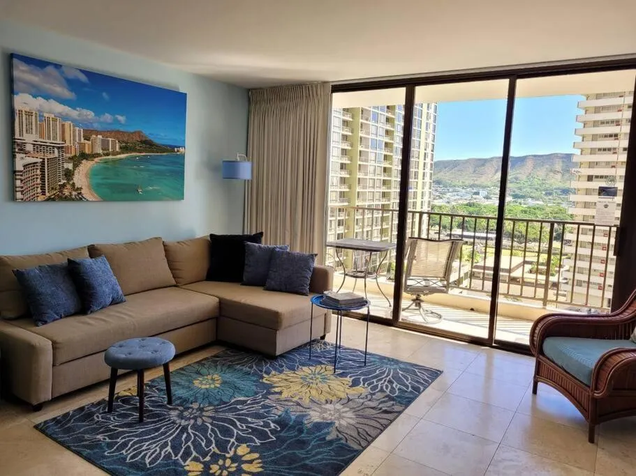 Image 6 of Maile Suite @Waikiki Banyan