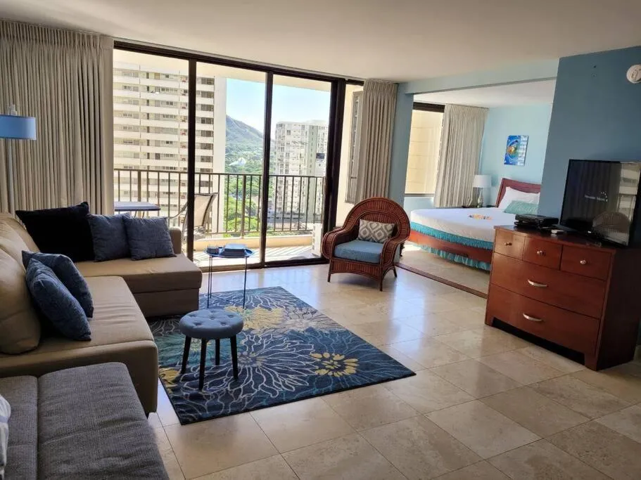 Image 5 of Maile Suite @Waikiki Banyan