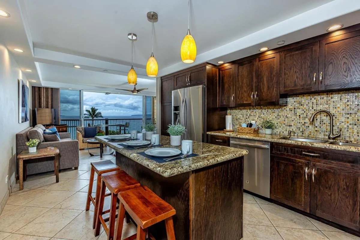 Image 3 of Mana Kai #614 condo