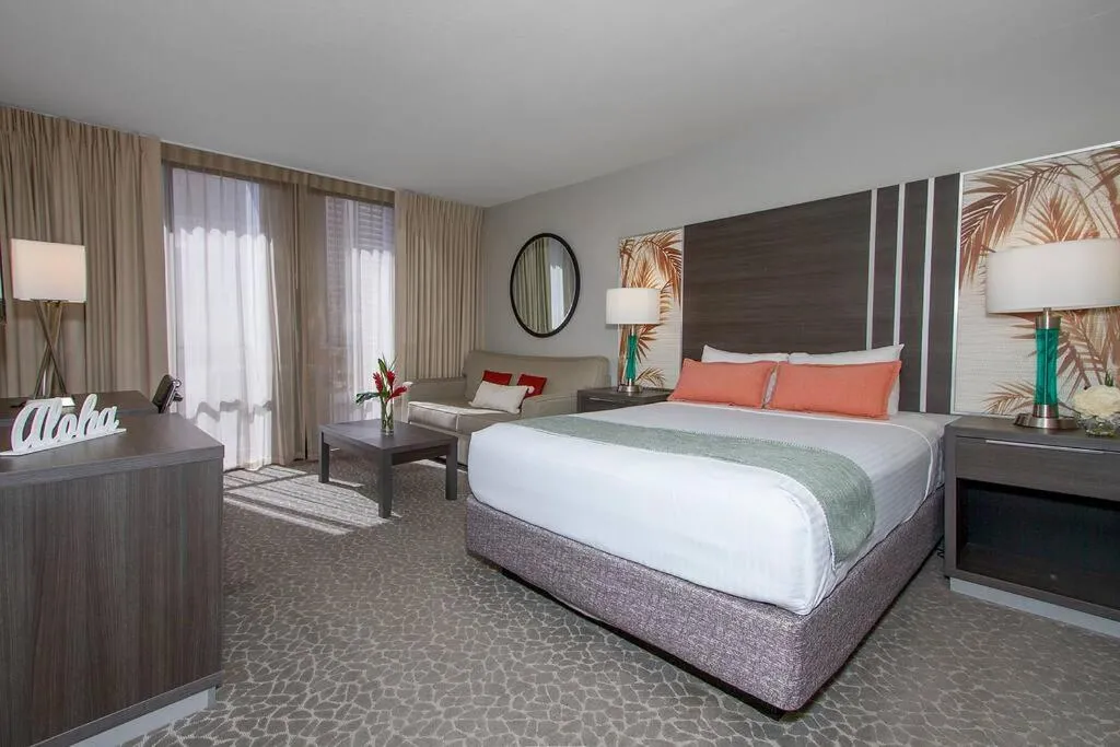 Image of Modern studio Across From Hilton lagoon beach PW920