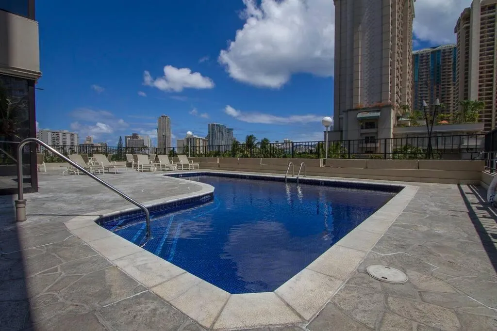 Image 3 of Modern studio Across From Hilton lagoon beach PW920