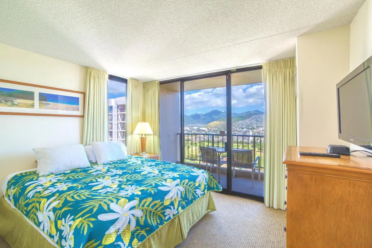 Image 1 of Mountain View Condo, Near Beach, Free Parking!
