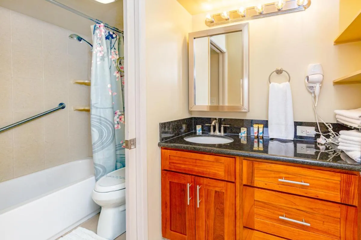 Image 2 of Mountain View Condo Near Beach with Free Parking!
