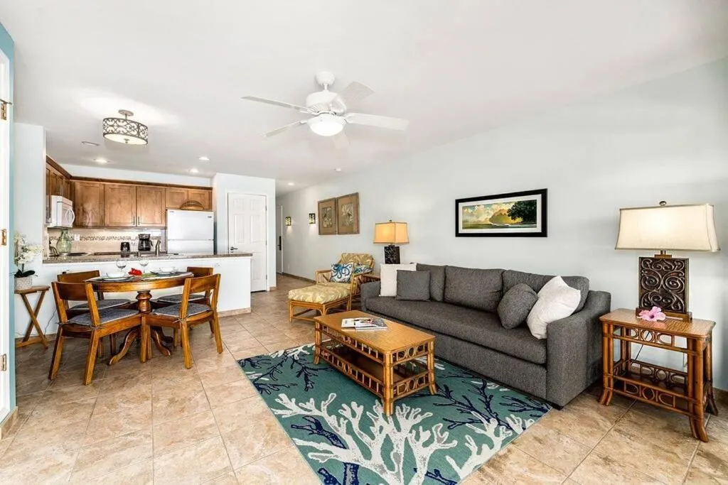 Image 4 of Ocean Echoes: Kona’s Oceanfront Family Oasis