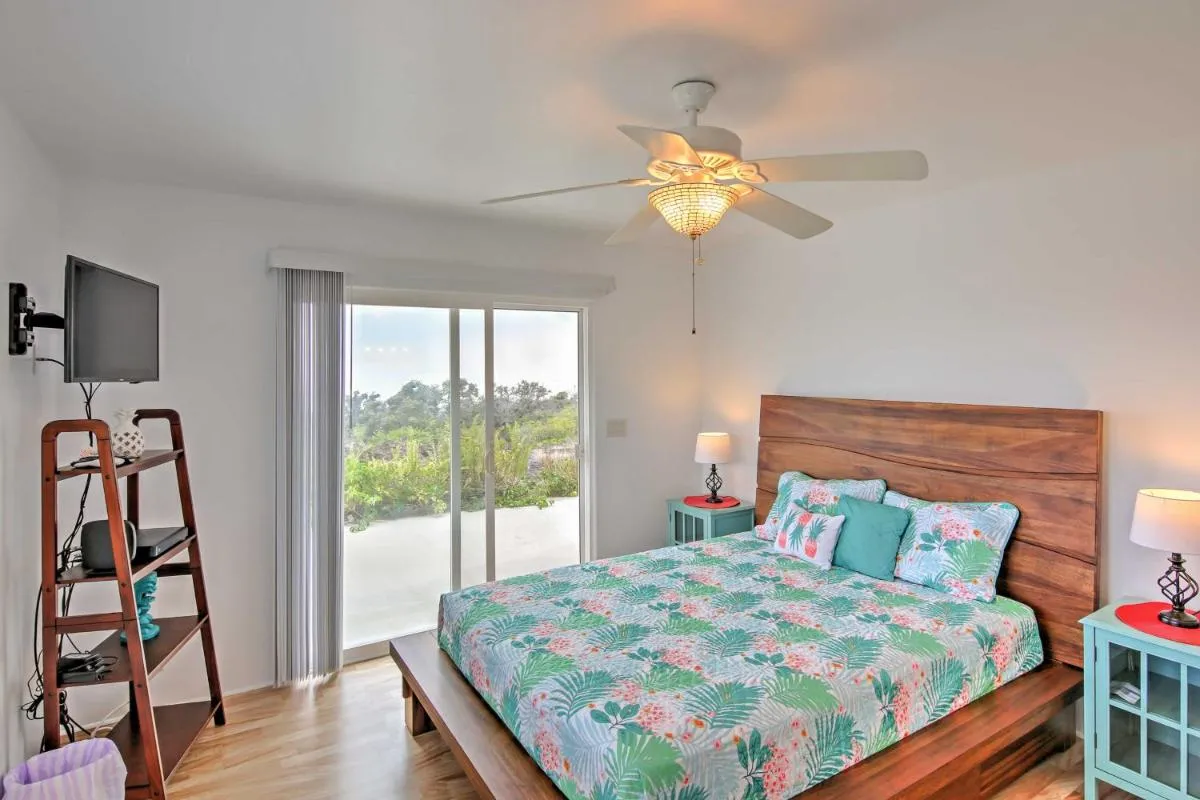 Image 6 of Ocean View Bungalow with Lanai 13 Mi to South Point