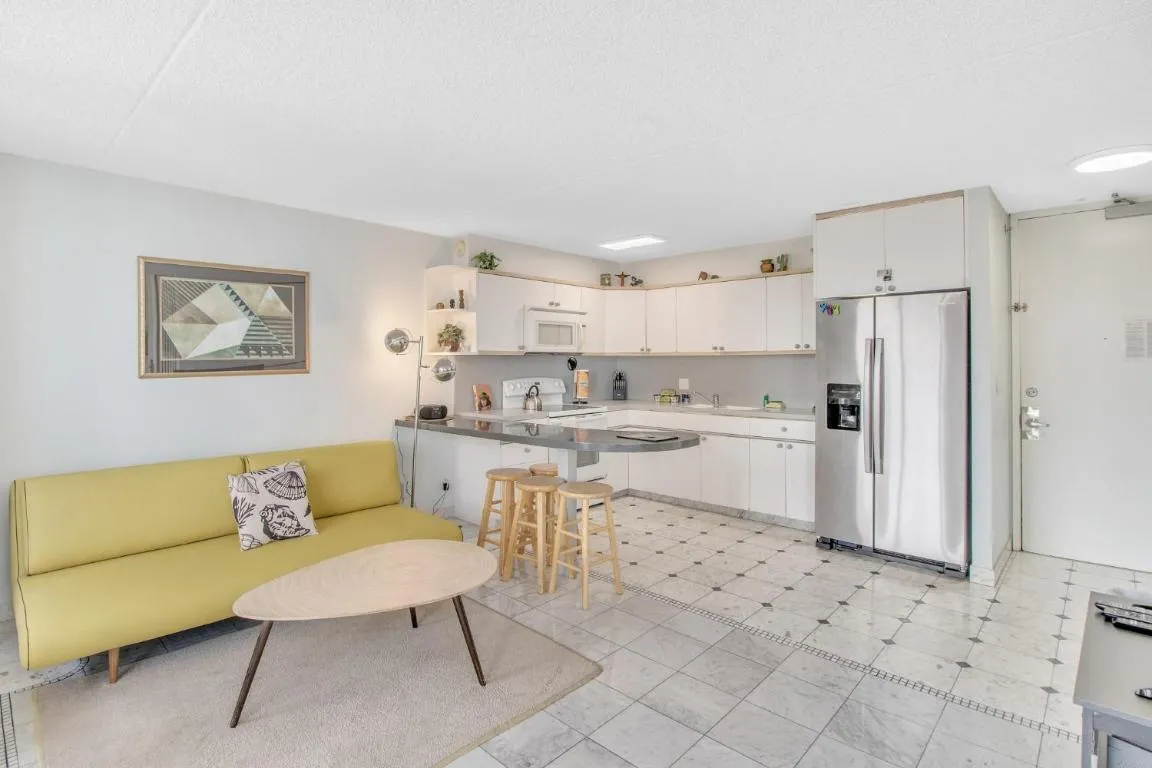 Image of Ocean View Condo on 25th Floor Near Beach & Royal Hawaiian Shopping Center condo