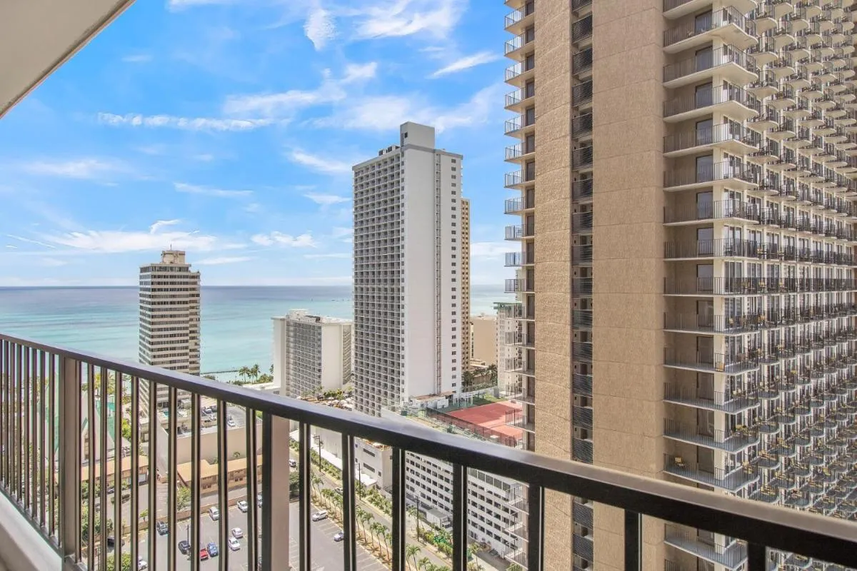 Image 4 of Ocean View Condo on 25th Floor Near Beach & Royal Hawaiian Shopping Center condo