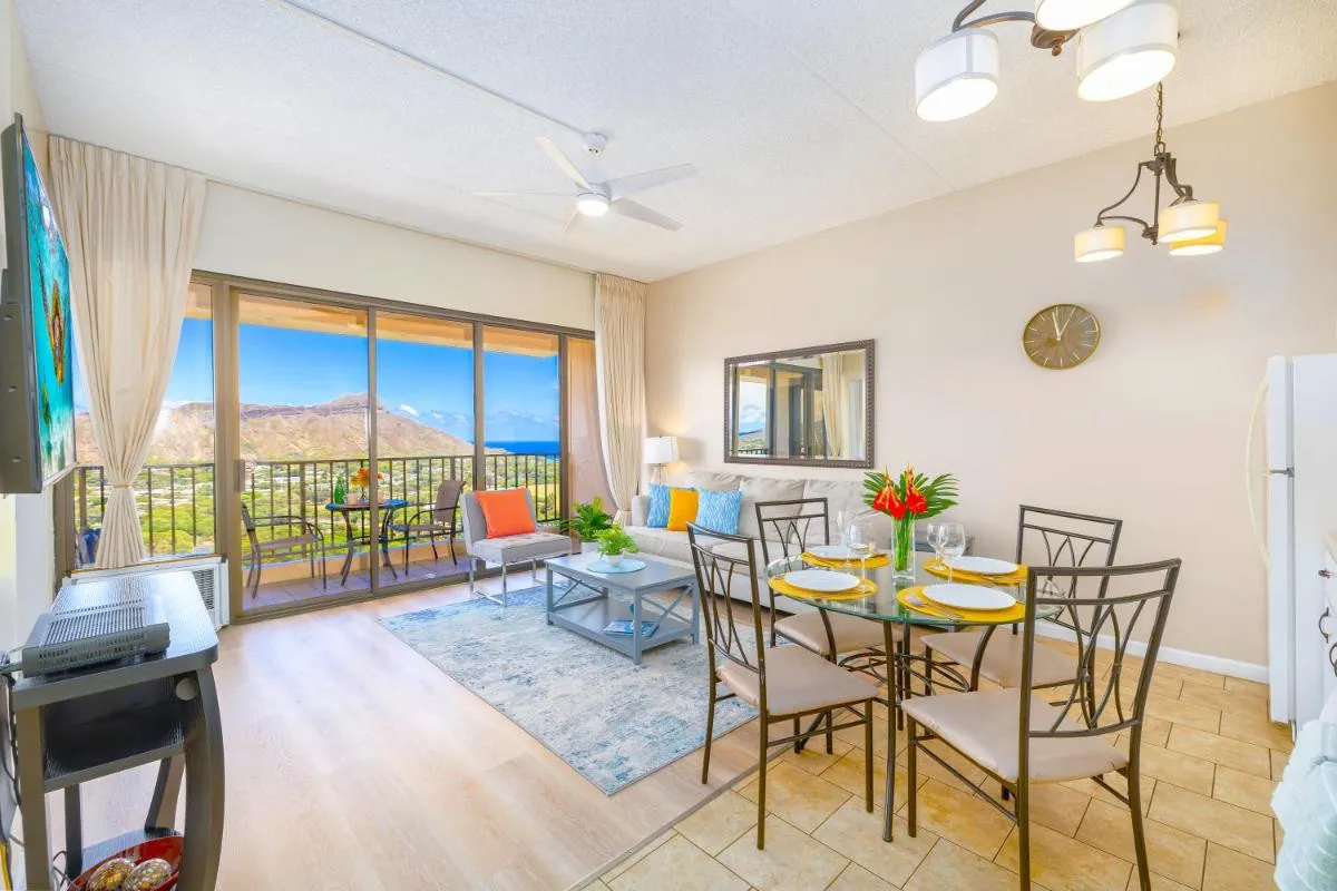 Image 4 of Ocean View Oasis with Free Parking, A Waikiki Gem!