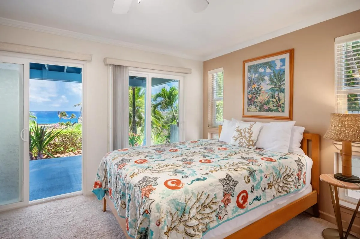 Image 1 of Ocean Views! Walk to Beaches, Tropical Getaway