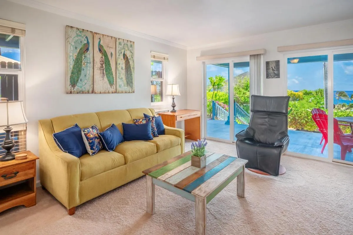 Image 4 of Ocean Views! Walk to Beaches, Tropical Getaway