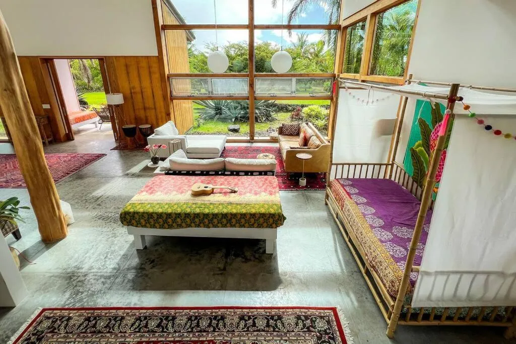 Image 1 of Oceanside Glass Villa on Three Gorgeous Acres!
