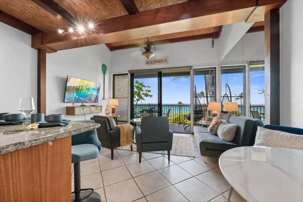 Image 5 of Oceanside-Spectacular View and Poolside Oasis