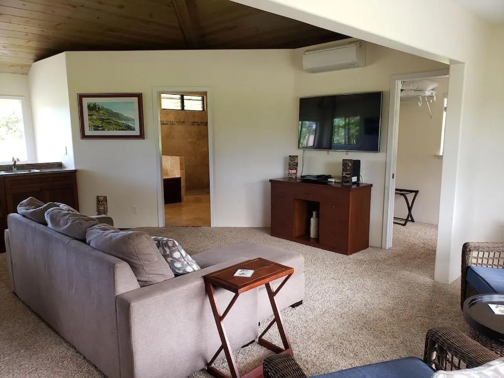 Image 4 of Paradise Awaits Private resort style salt water pool w/waterfall features & A/C
