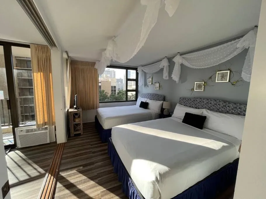 Image 1 of Pe’a Ocean View Suite @Waikiki Banyan +1 Free Park