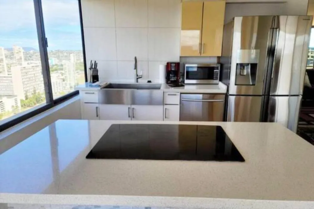 Image 4 of Penthouse Waikiki Panorama Ocean/Mountain Views
