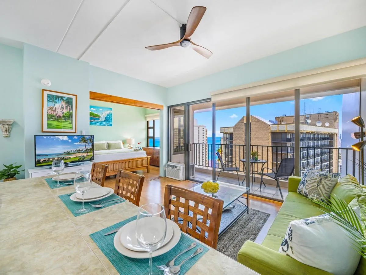 Image 5 of Penthouse With Fabulous Ocean View Near Waikiki Beach