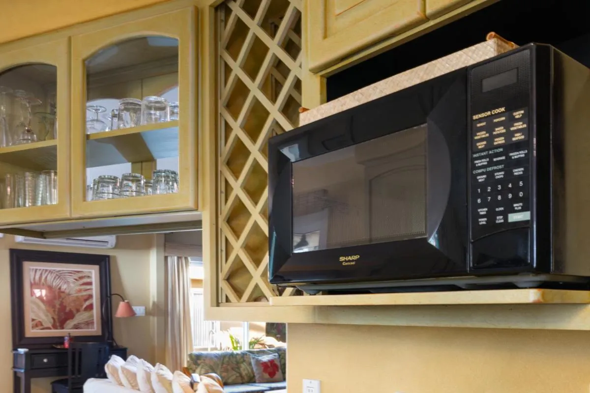 Image 3 of Plumeria Suite, 2-bedroom condo in a boutique property, sleeps 6