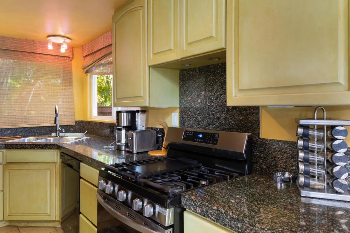 Image 2 of Plumeria Suite, 2-bedroom condo in a boutique property, sleeps 6