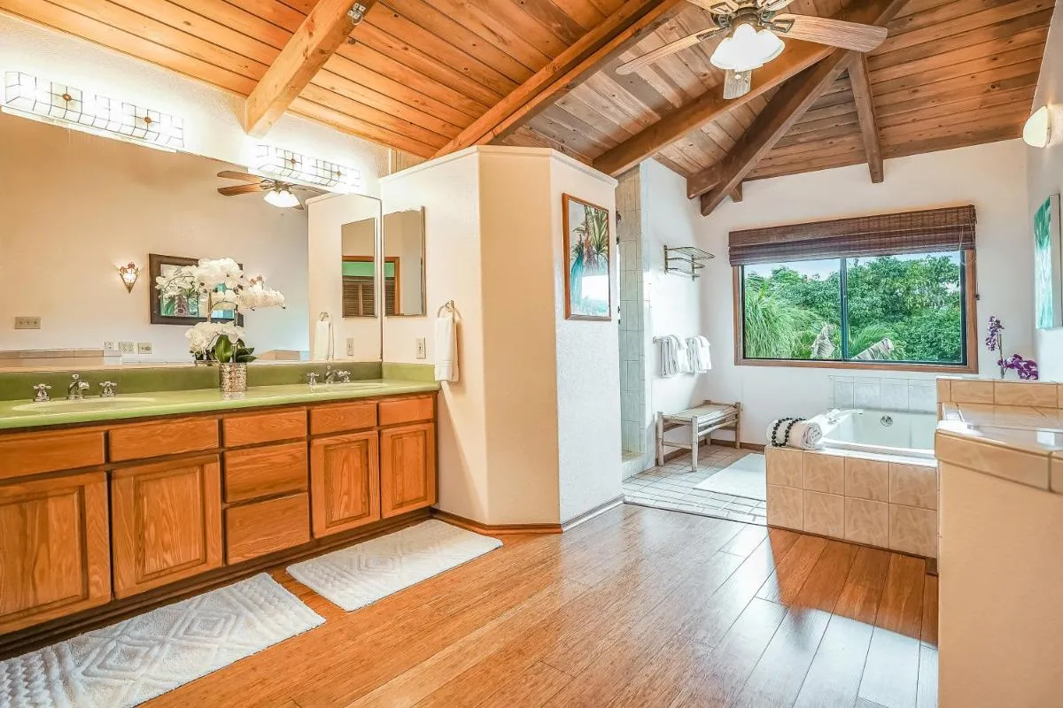 Image 2 of Princeville’s Own Paradise