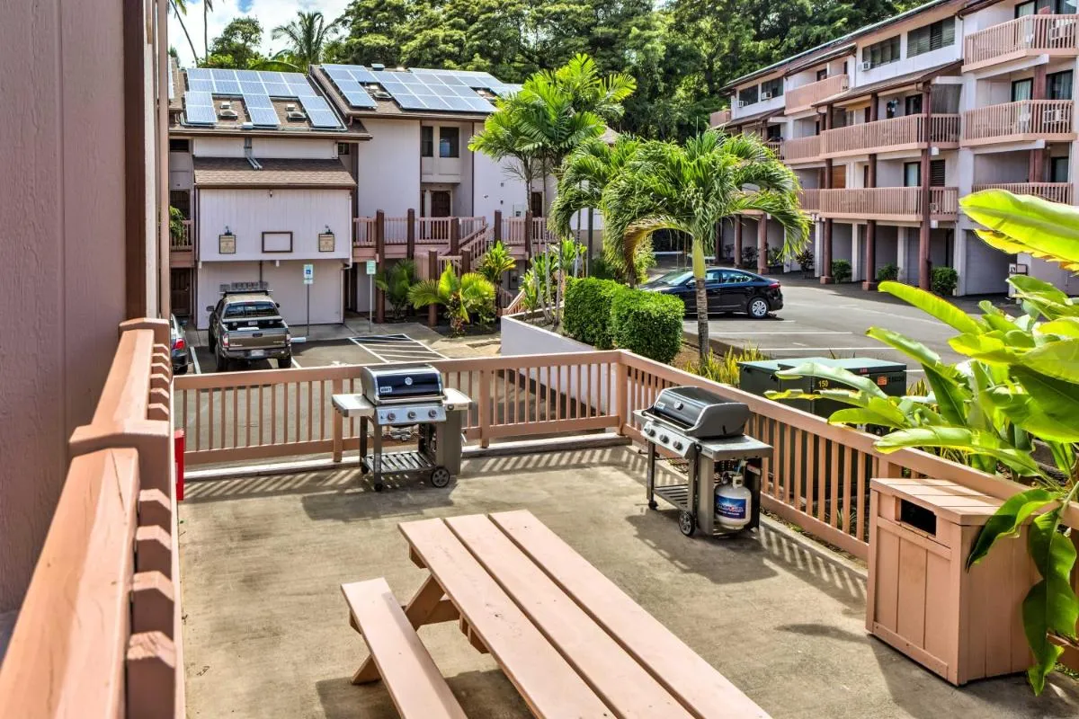 Image 5 of Pristine Lihue Condo with Balcony Walk to Beach!