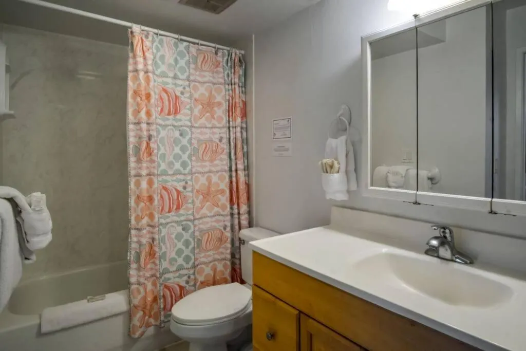 Image 2 of Rec Deck Suite, 1 Bed Condo + Free Parking