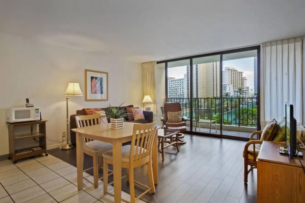 Image 4 of Rec Deck Suite, 1 Bed Condo + Free Parking
