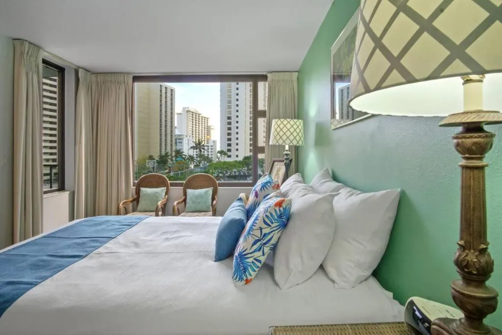 Image 1 of Rec Deck Suite, 1 Bed Condo + Free Parking