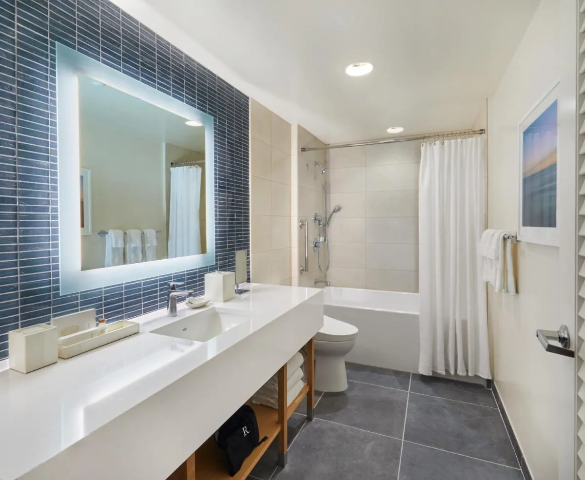 Image 5 of Renaissance Honolulu Hotel & Spa