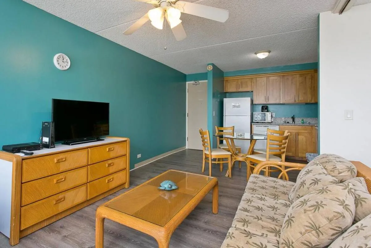 Image 5 of Royal Kuhio 1602 – Spacious Studio with Stunning Mountain Views in the Heart of Waikiki!