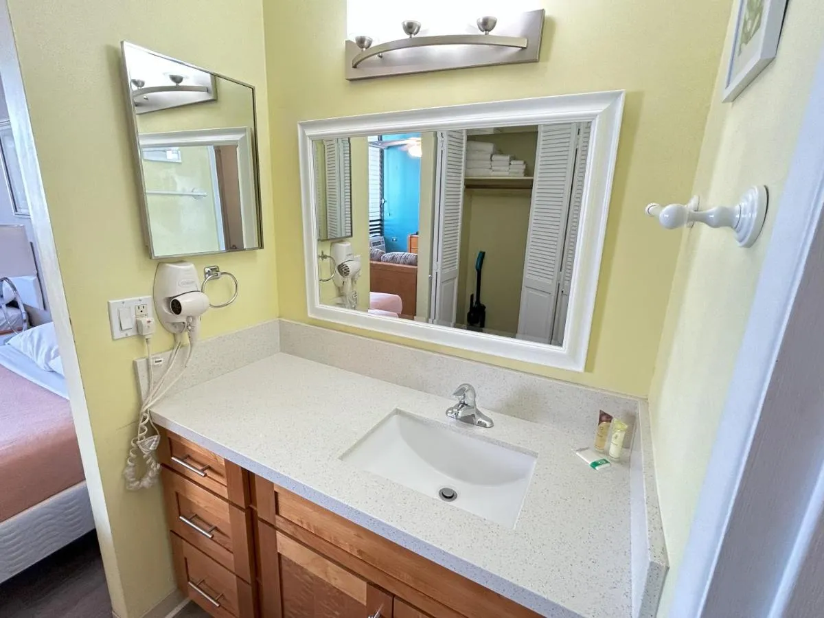 Image 1 of Royal Kuhio 1704 – Spacious Studio with Stunning Mountain Views in the Heart of Waikiki!