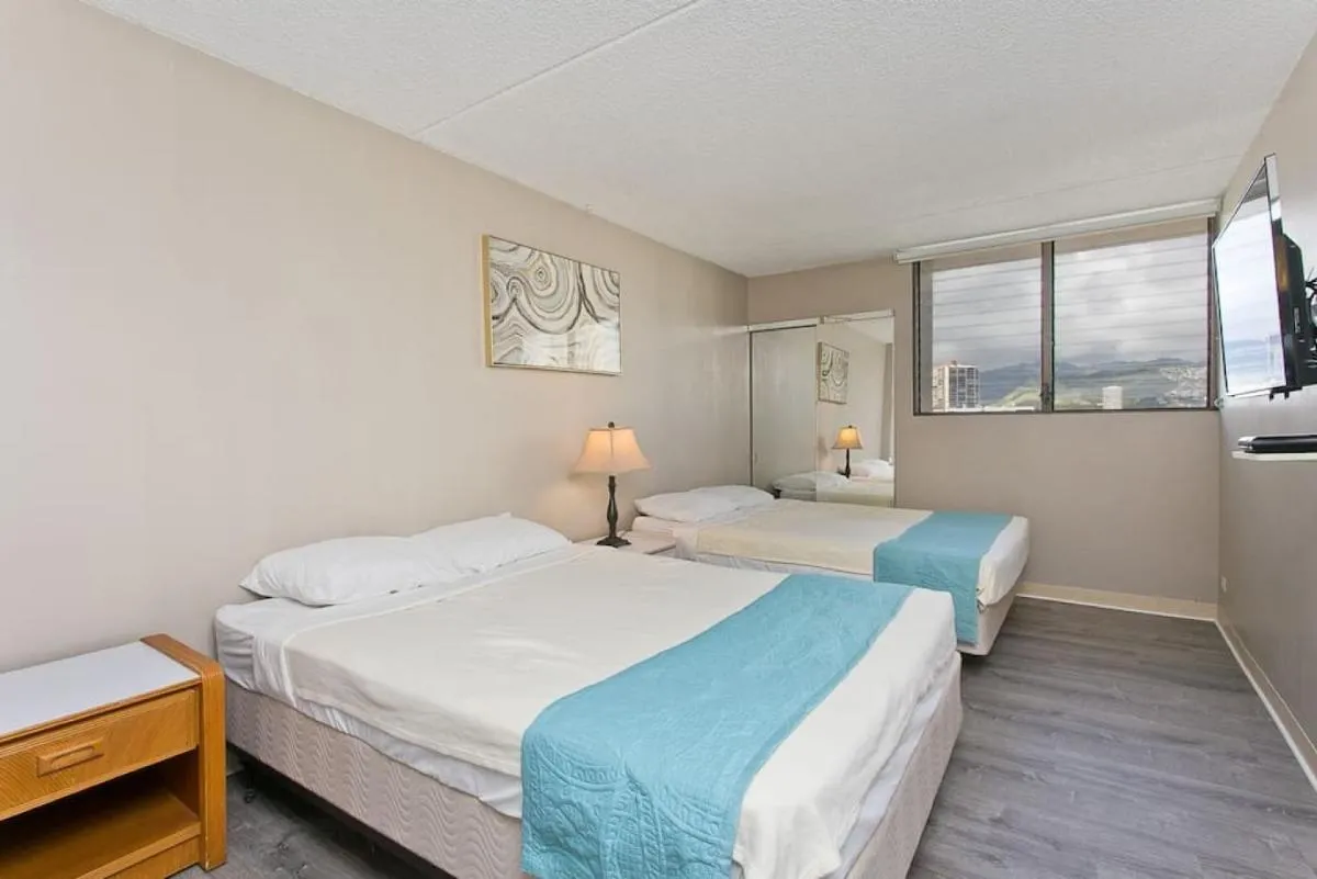 Image 1 of Royal Kuhio 1705 – Spacious Corner Unit with Stunning Mountain Views in the Heart of Waikiki!