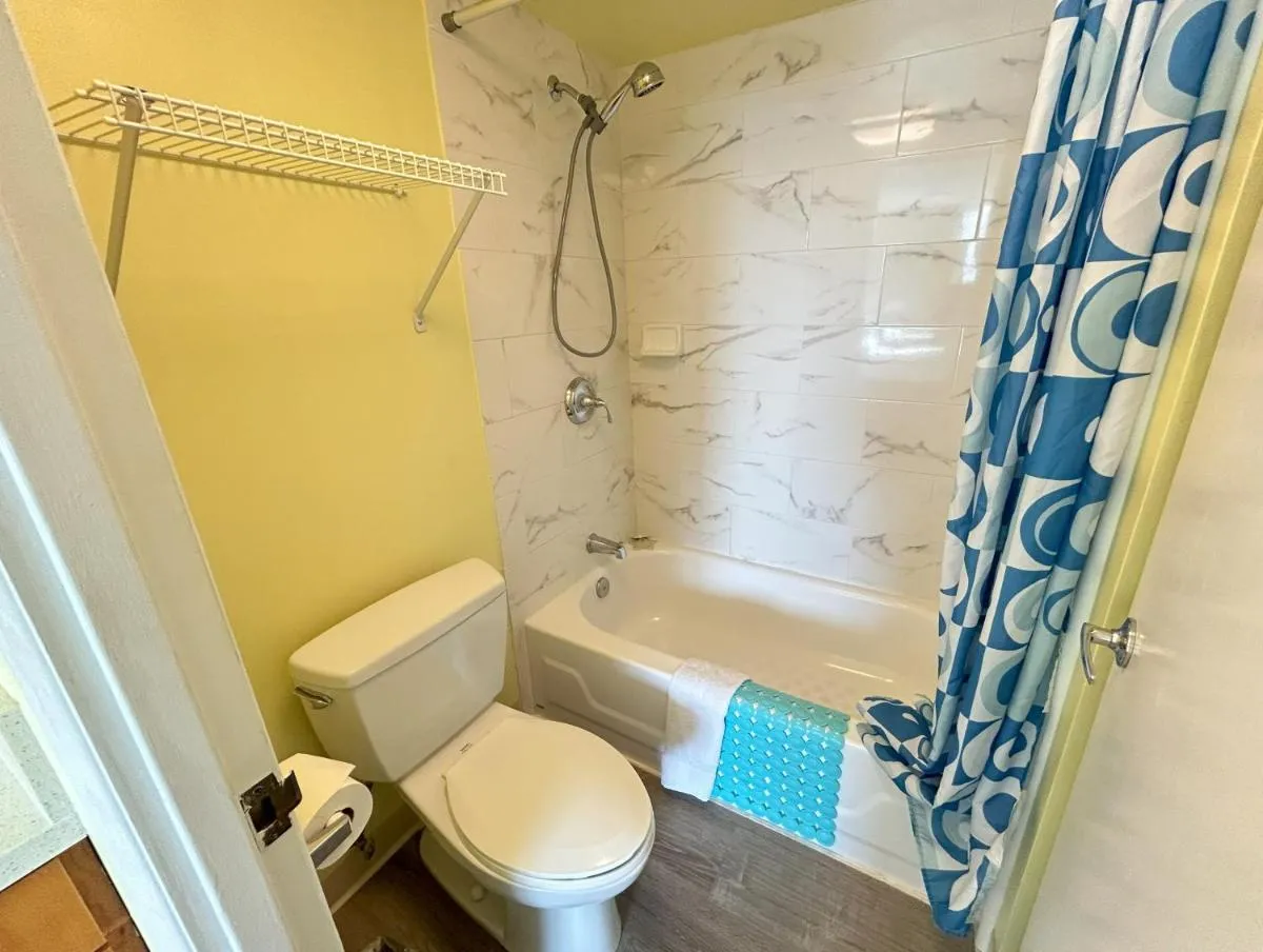 Image 2 of Royal Kuhio 1713 – Spacious Studio with Stunning City Views in the Heart of Waikiki!