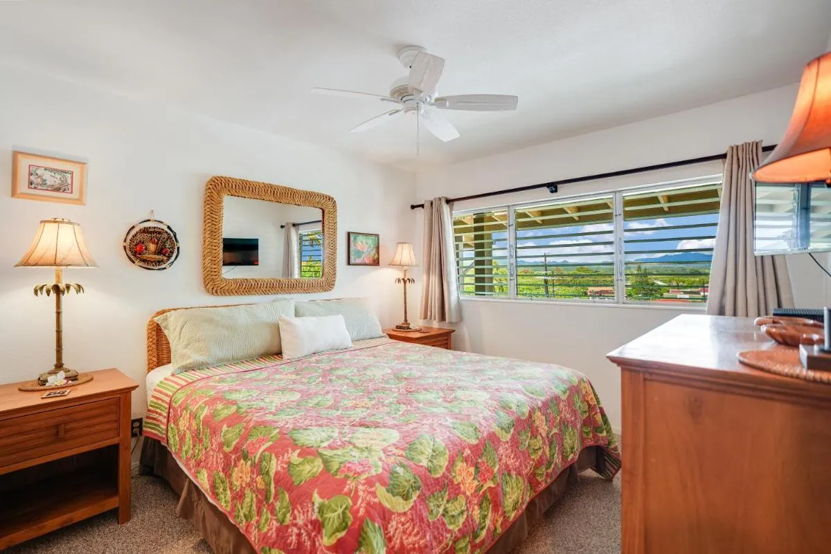 Image 1 of “Sea Haven” at the Wailua Bay View 305