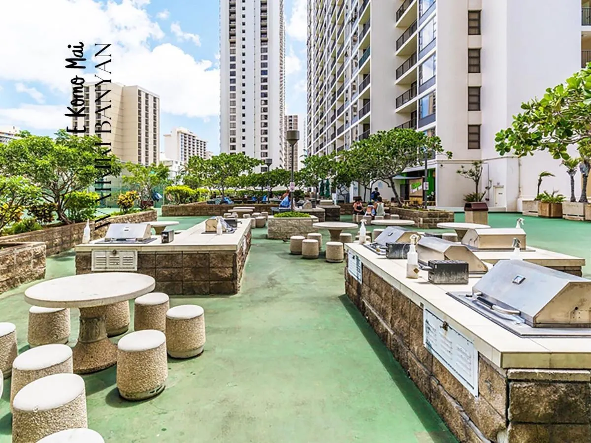 Image 6 of Stunning 1BD a block away to Waikiki Beach Free Parking