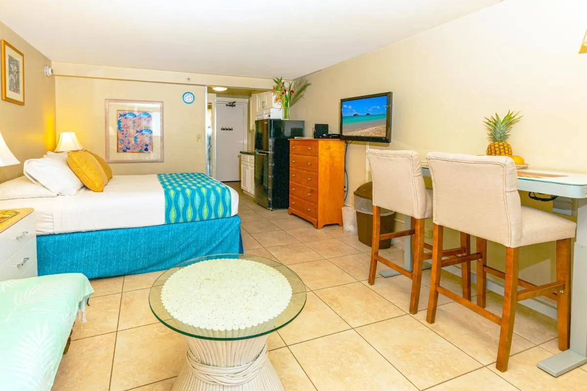 Image 5 of Stylish Studio with Great Ocean Views & Near Beach!