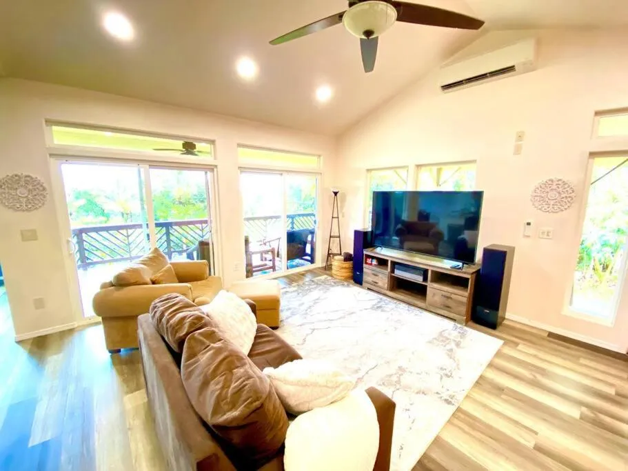 Image 4 of THE HONOMU HOUSE – Gorgeous, Spacious 4Bd2Ba Home near Waterfalls and Hilo, Sleeps 12!